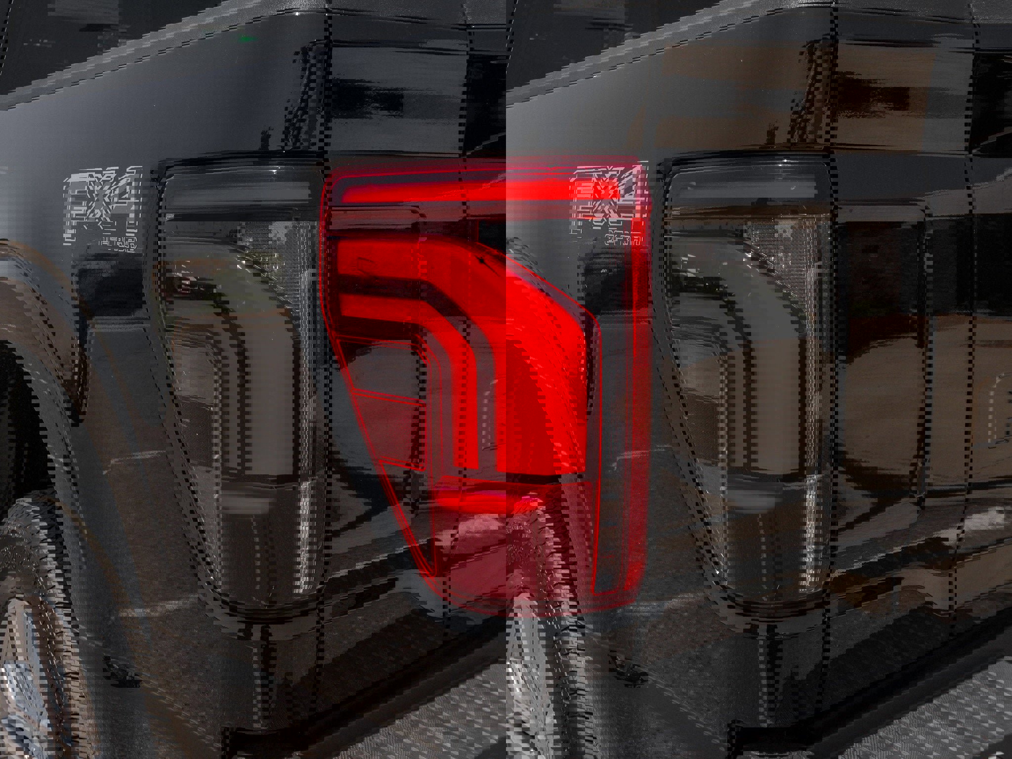 New 2025 Ford F150 Lariat w/ Equipment Group 502A High image 18