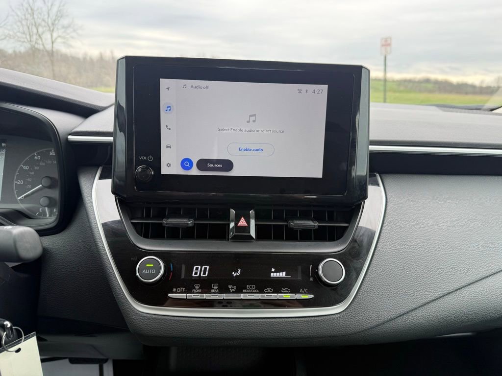 Used 2025 Toyota Corolla LE FWD image 36