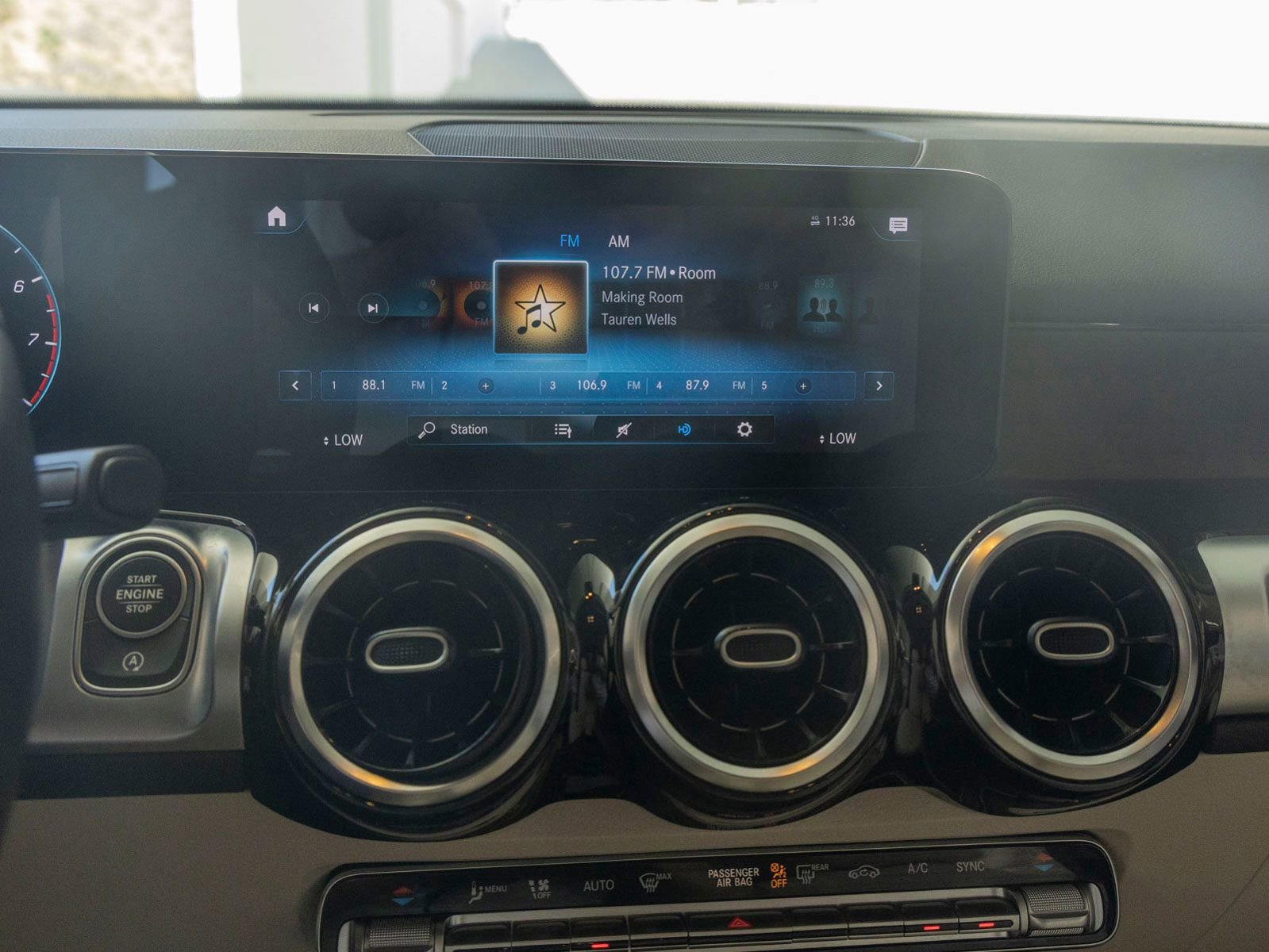 Used 2022 Mercedes-Benz GLB 250 4MATIC image 17