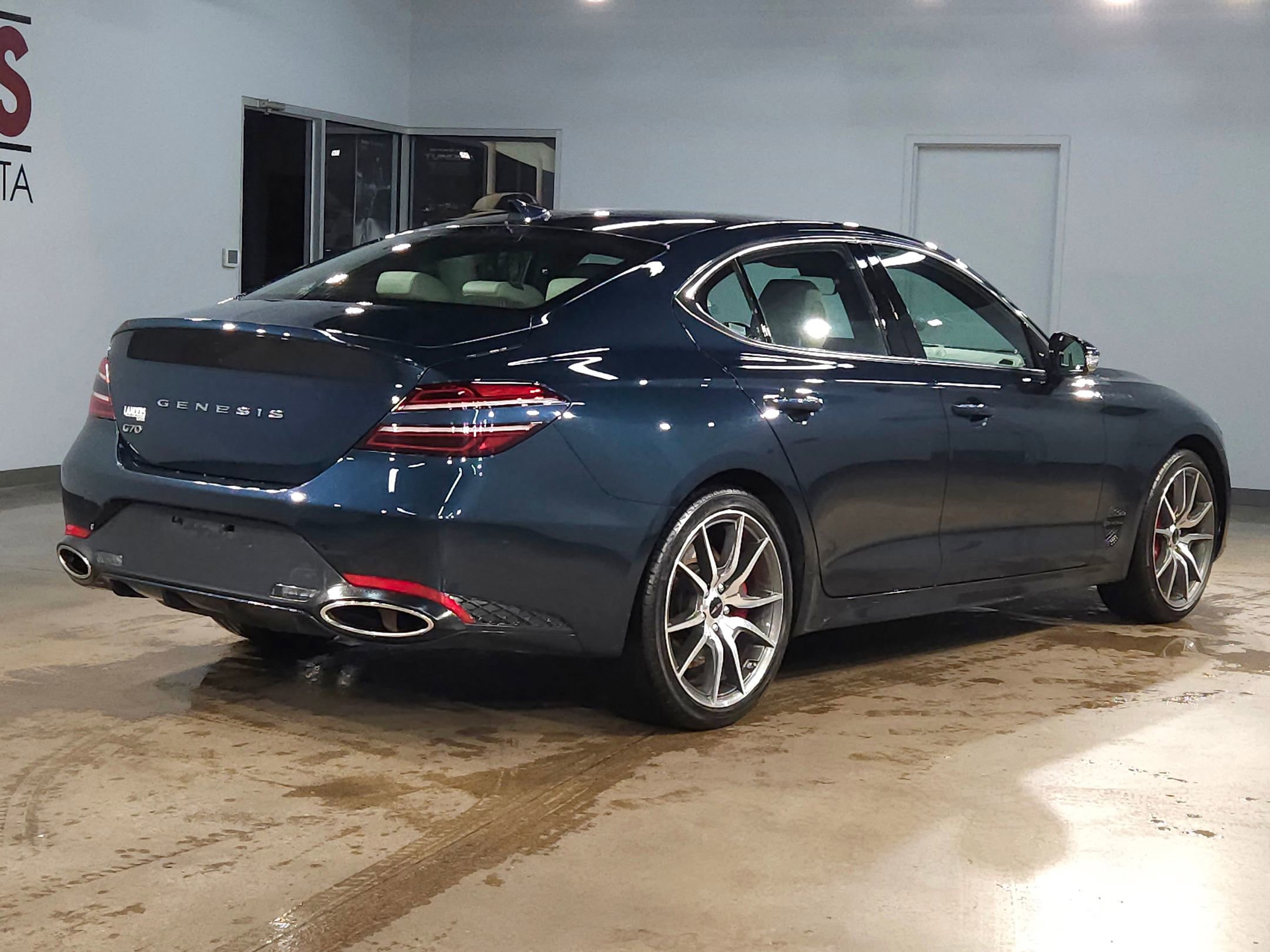 Used 2025 Genesis G70 2.5T RWD image 7