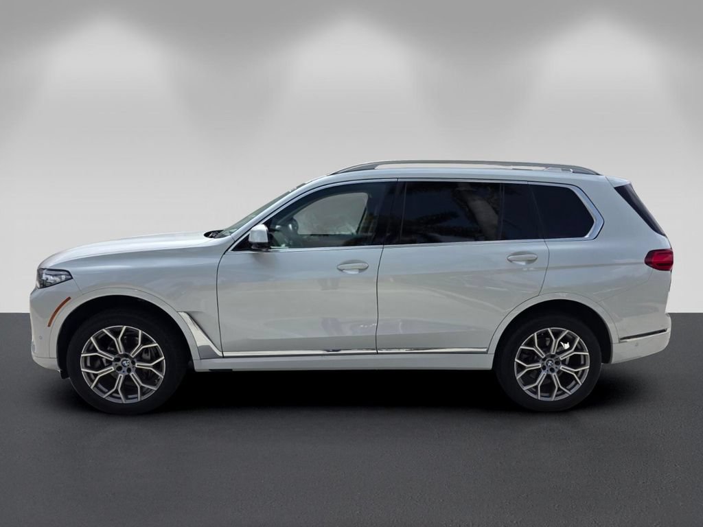 Used 2022 BMW X7 xDrive40i w/ Premium Package AWD/4WD image 7