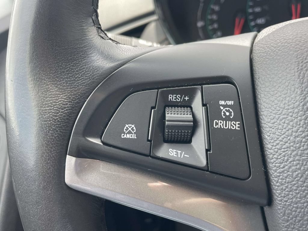 Used 2020 Chevrolet Trax LT w/ Sun & Sound Package AWD/4WD image 24