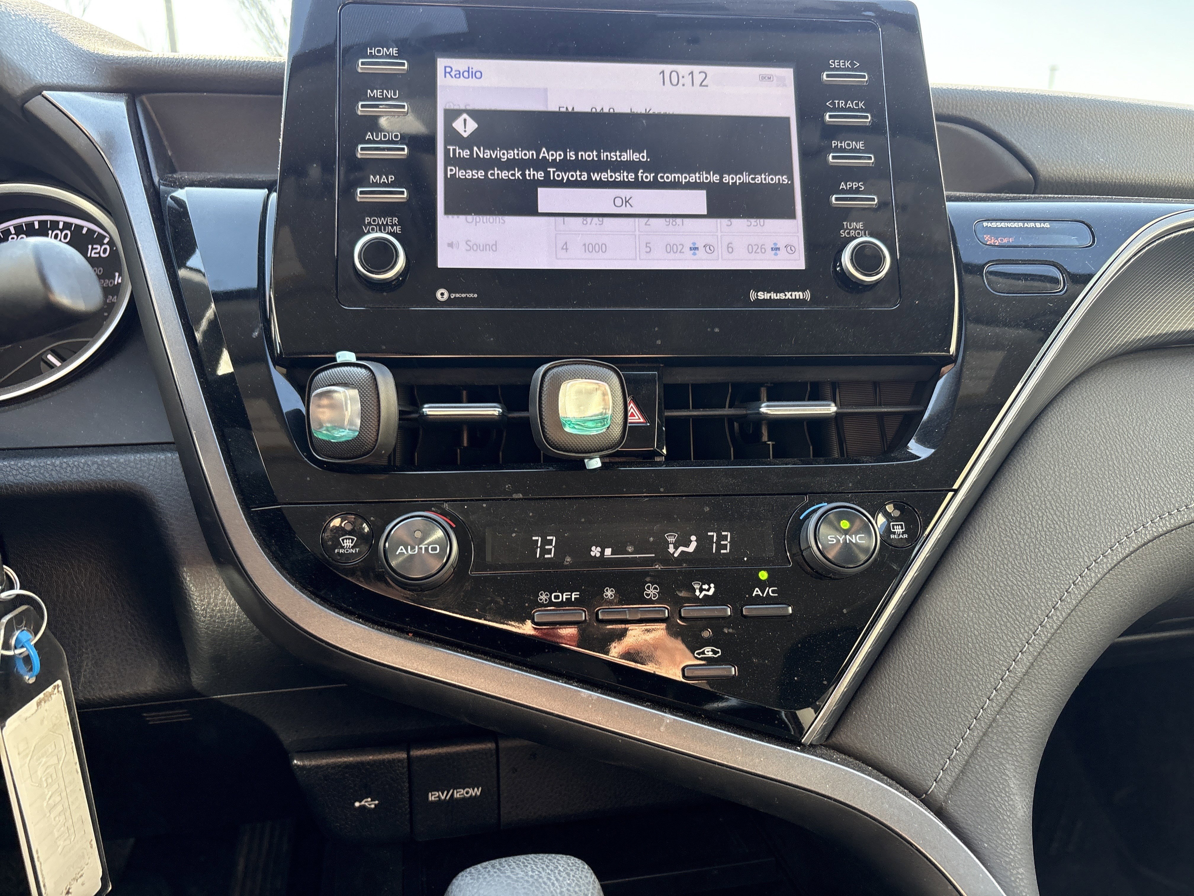 Used 2022 Toyota Camry LE image 29