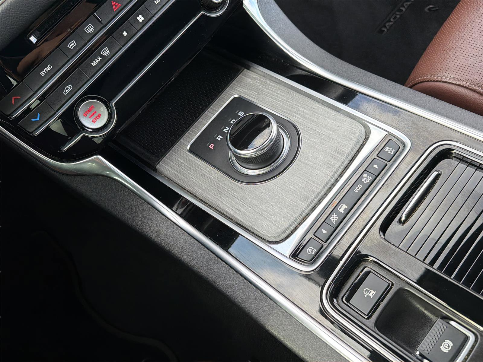 Used 2019 Jaguar XF S AWD/4WD image 16