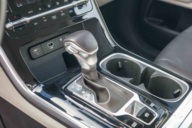 Used 2024 Kia Carnival EX image 21