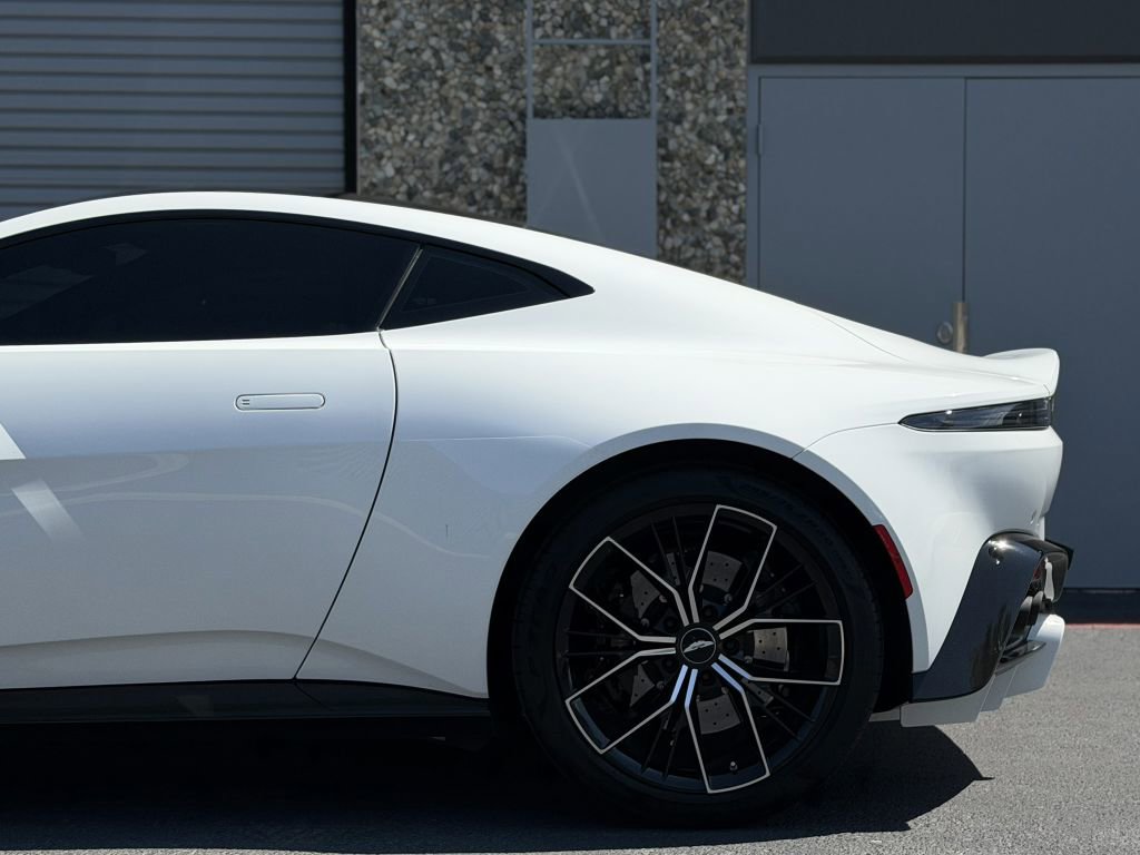 Used 2022 Aston Martin V8 Vantage Coupe RWD image 7