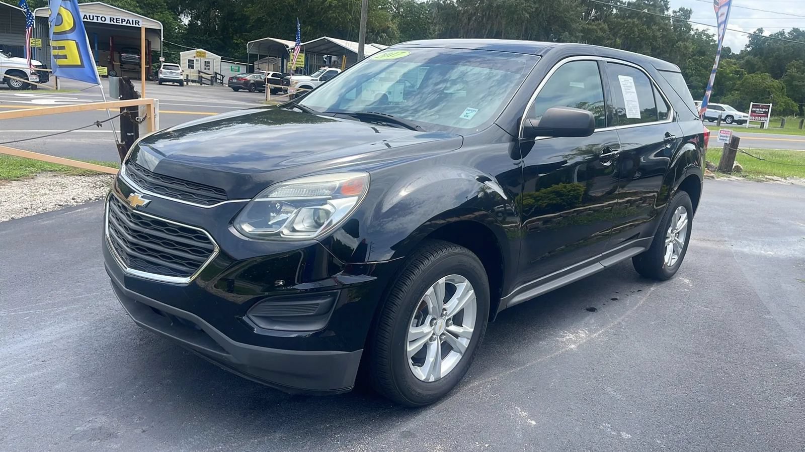Used 2017 Chevrolet Equinox LS FWD image 3
