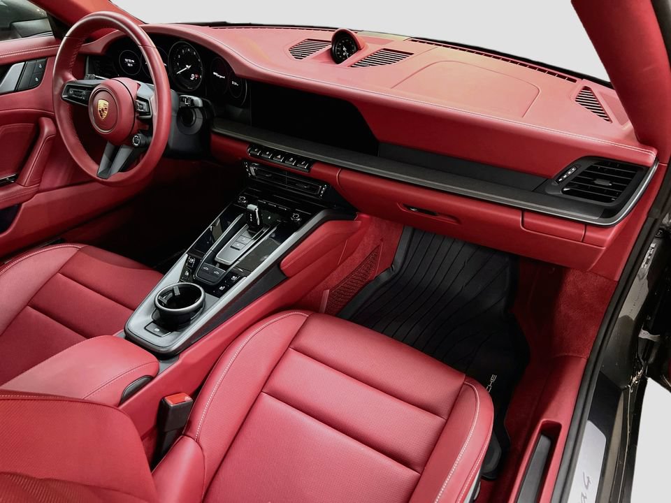 Certified 2024 Porsche 911 Targa 4 AWD/4WD image 29