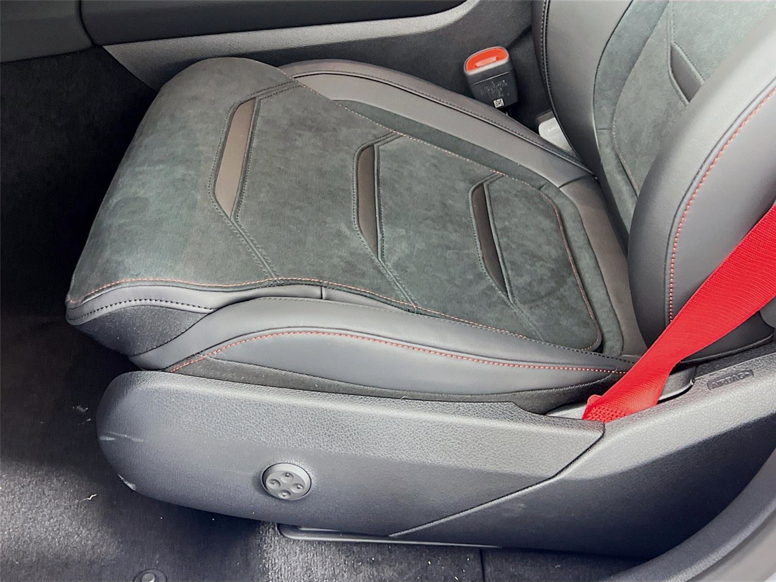 New 2026 Mercedes-Benz GLC 43 AMG AMG GLC 43 image 20