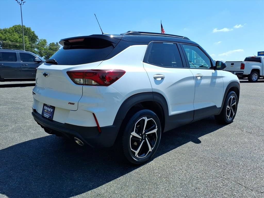 Used 2023 Chevrolet TrailBlazer RS w/ Sun and Liftgate Package AWD/4WD image 3