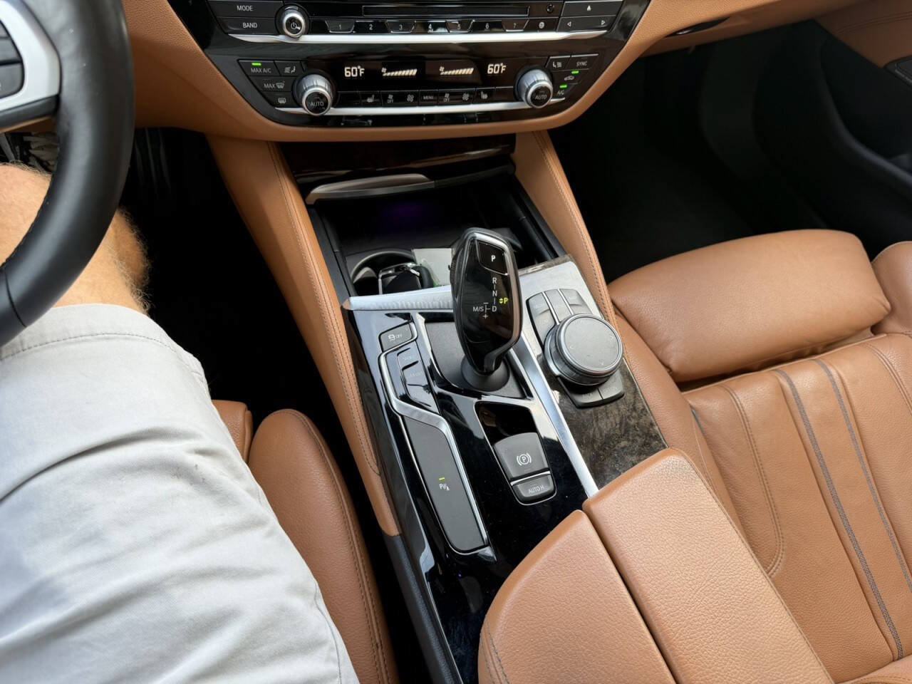 Used 2018 BMW 540i w/ M Sport Package RWD image 32