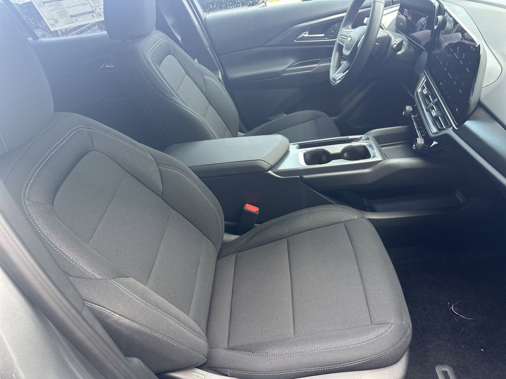 New 2026 Chevrolet Equinox EV LT image 18