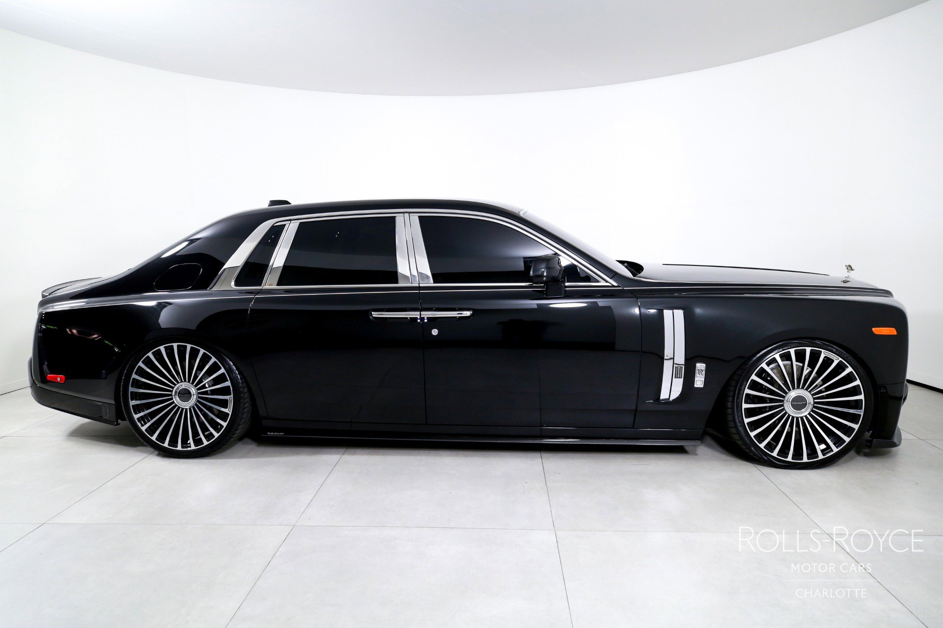 Used 2018 Rolls-Royce Phantom Sedan image 10