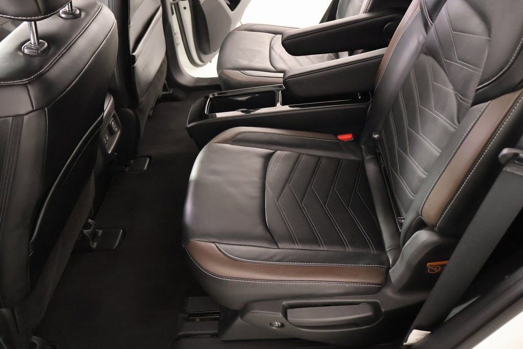 Used 2024 Nissan Pathfinder Platinum image 13