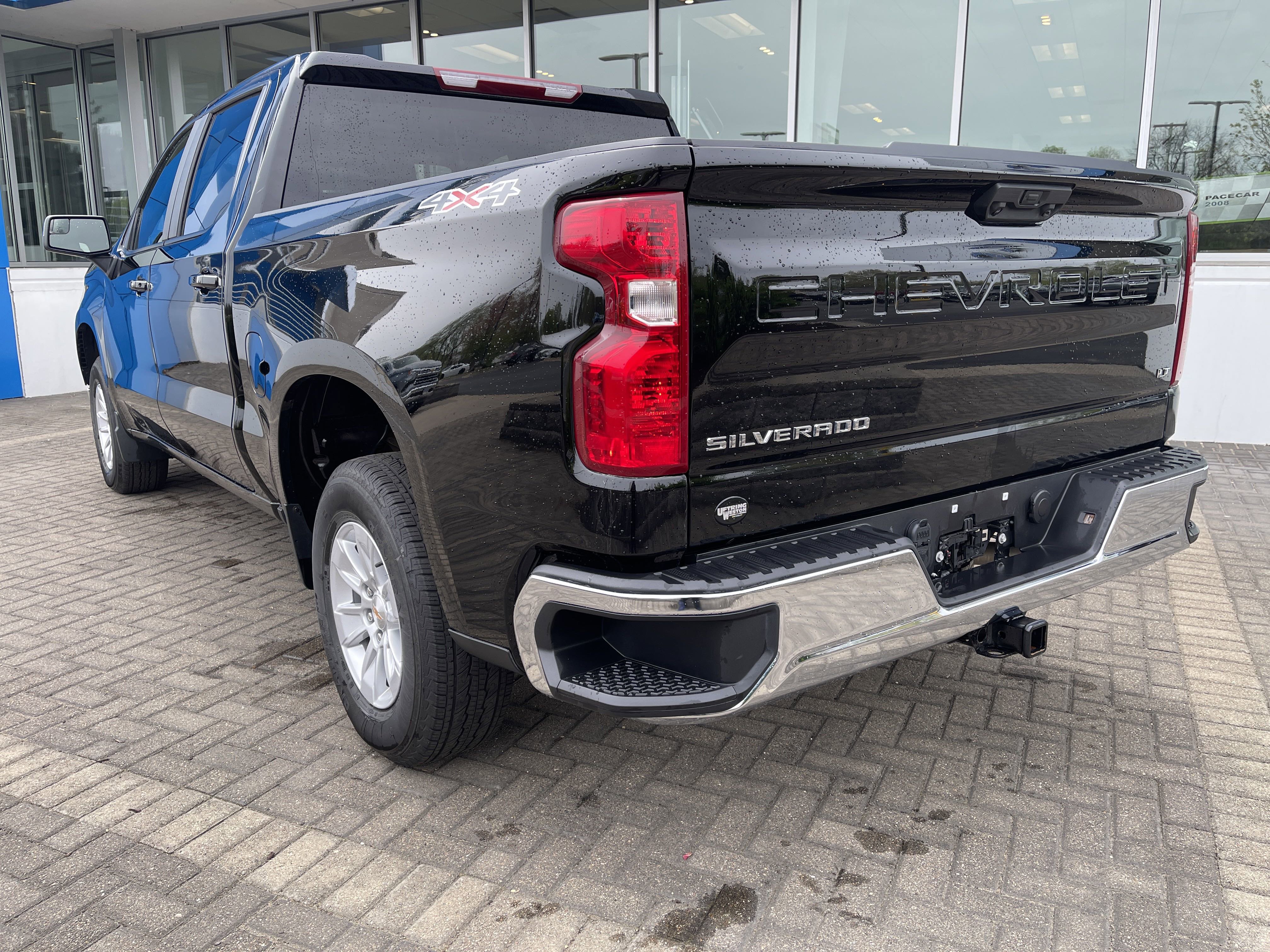 Used 2025 Chevrolet Silverado 1500 LT image 3