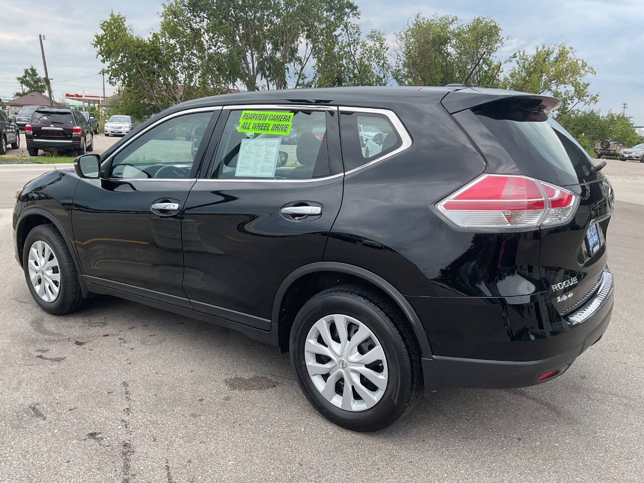 Used 2015 Nissan Rogue S AWD/4WD image 4