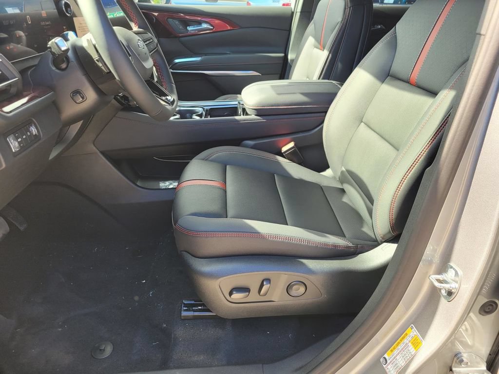 New 2026 Chevrolet Traverse RS AWD/4WD image 11