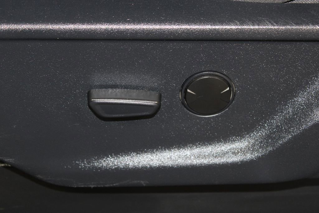 Used 2023 Ford F150 XLT w/ Trailer Tow Package image 19