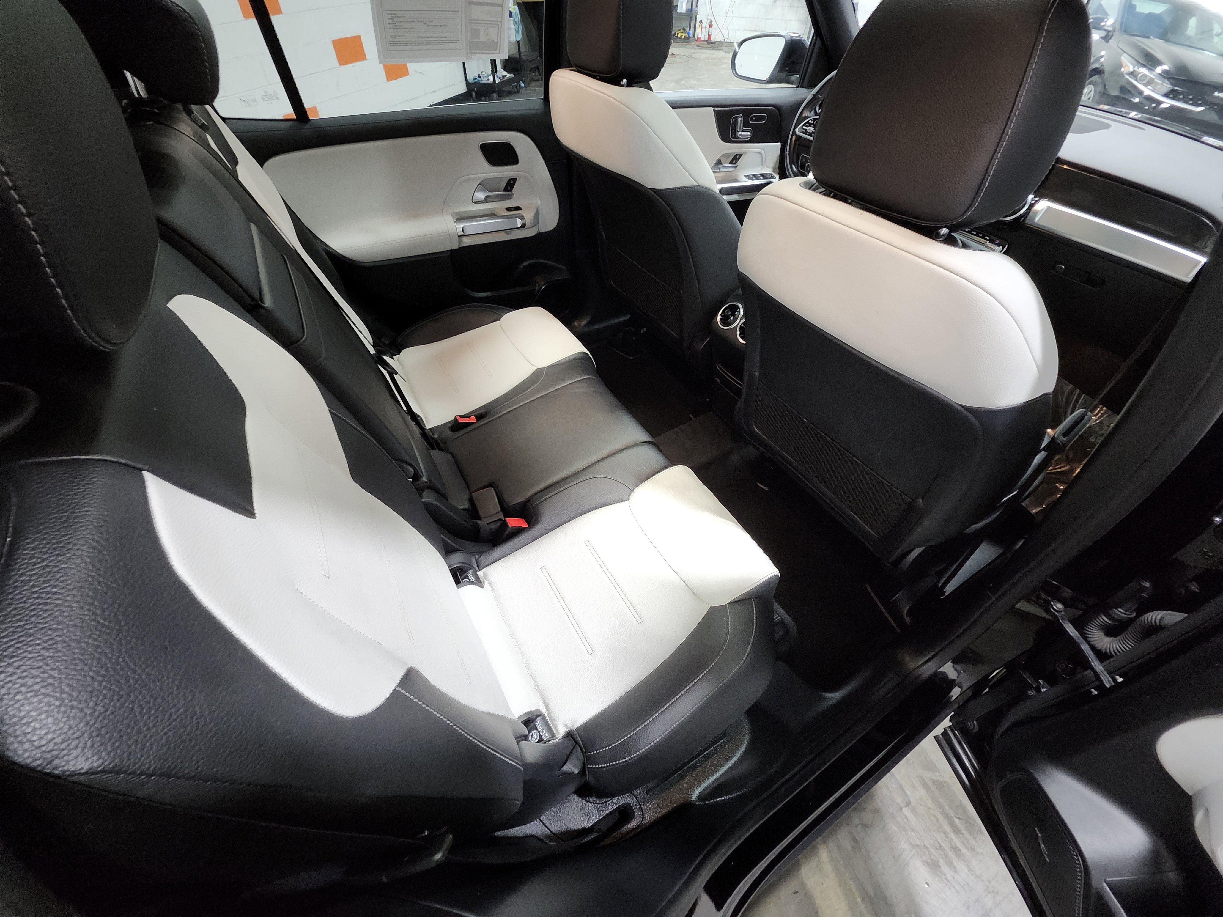 Used 2021 Mercedes-Benz GLB 250 4MATIC image 22