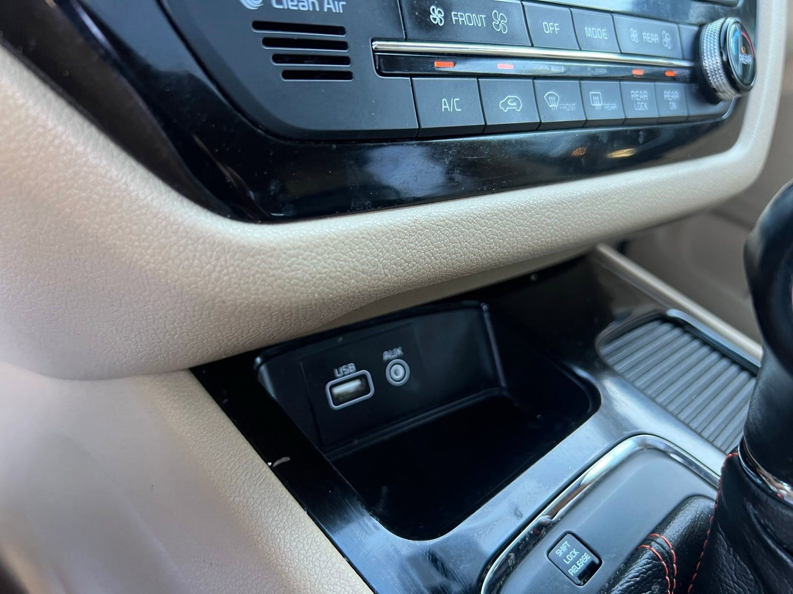 Used 2016 Kia Sedona SX Limited FWD image 29