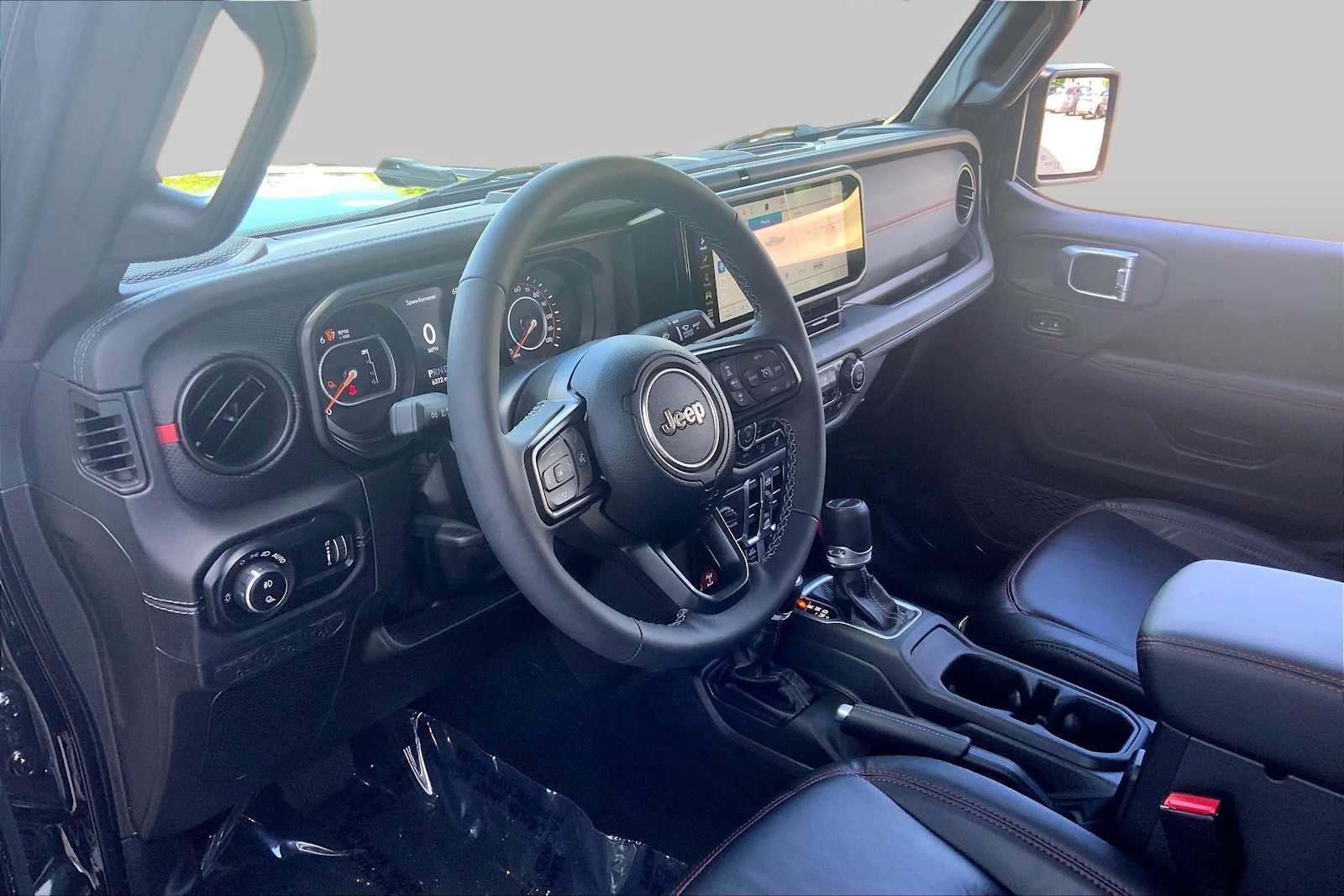 Used 2025 Jeep Gladiator Rubicon w/ Convenience Group AWD/4WD image 18