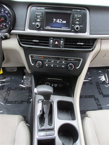 Used 2016 Kia Optima LX FWD image 21