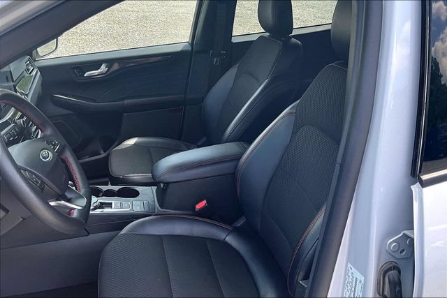 Used 2025 Ford Escape ST-Line FWD image 24