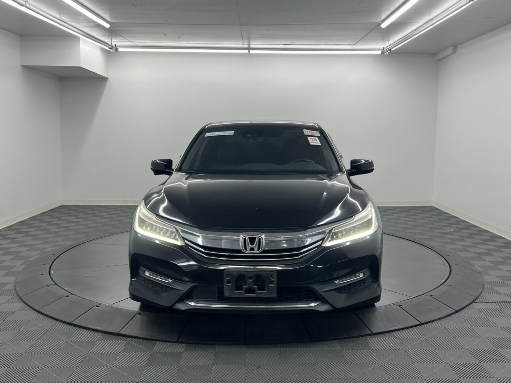 Used 2016 Honda Accord Touring image 5