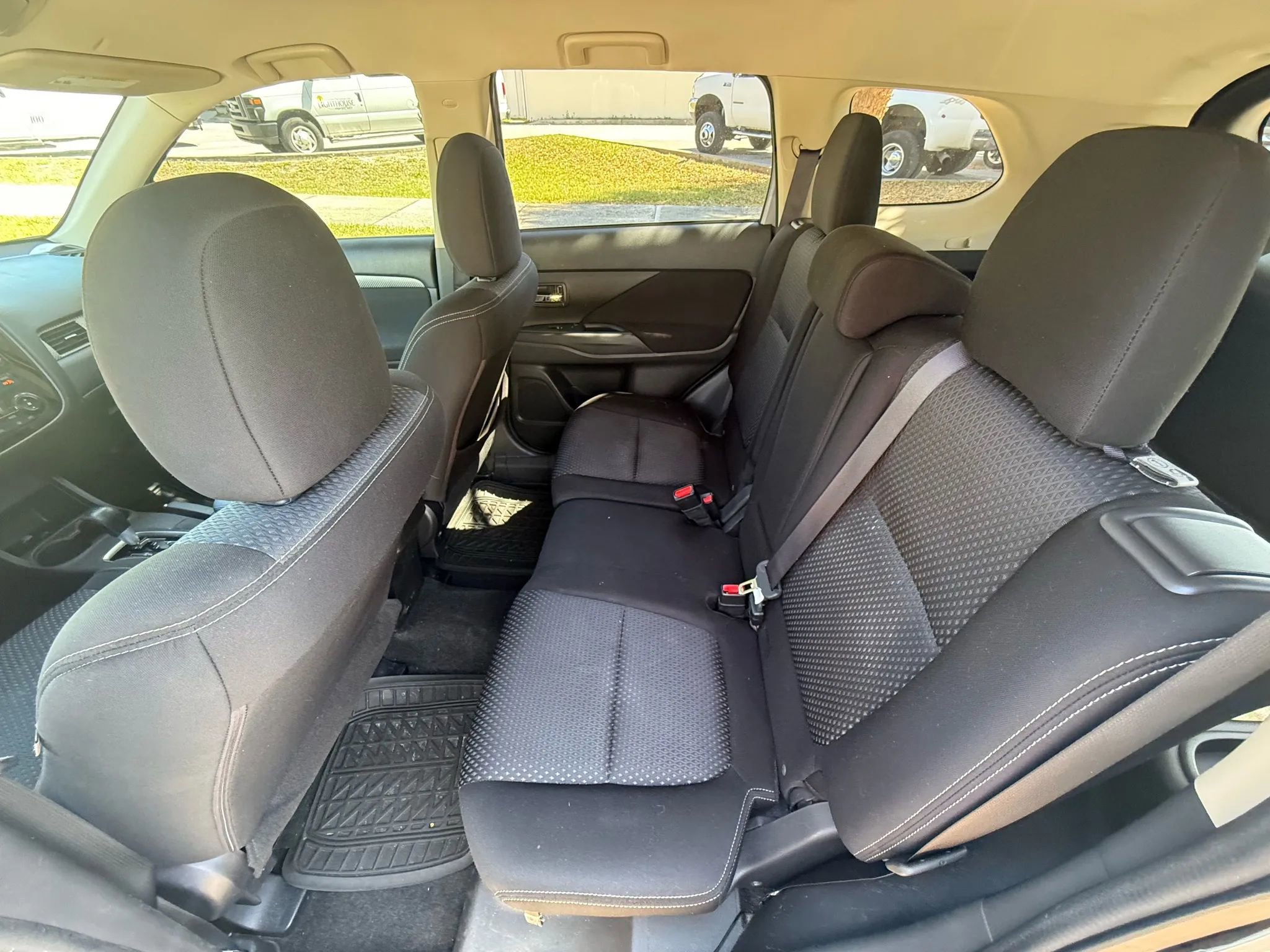 Used 2016 Mitsubishi Outlander ES image 9
