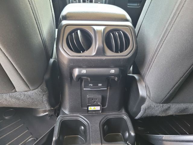 Used 2020 Jeep Gladiator Overland AWD/4WD image 17