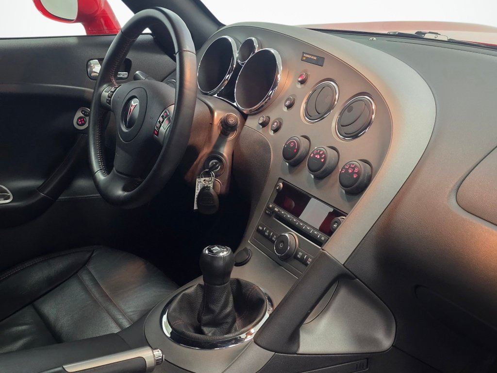 Used 2009 Pontiac Solstice GXP w/ Club Sport Package RWD image 97