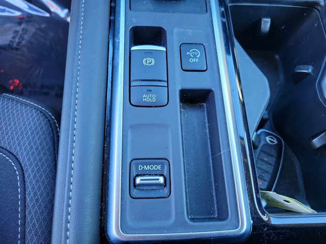 Used 2026 Nissan Pathfinder SV FWD image 33