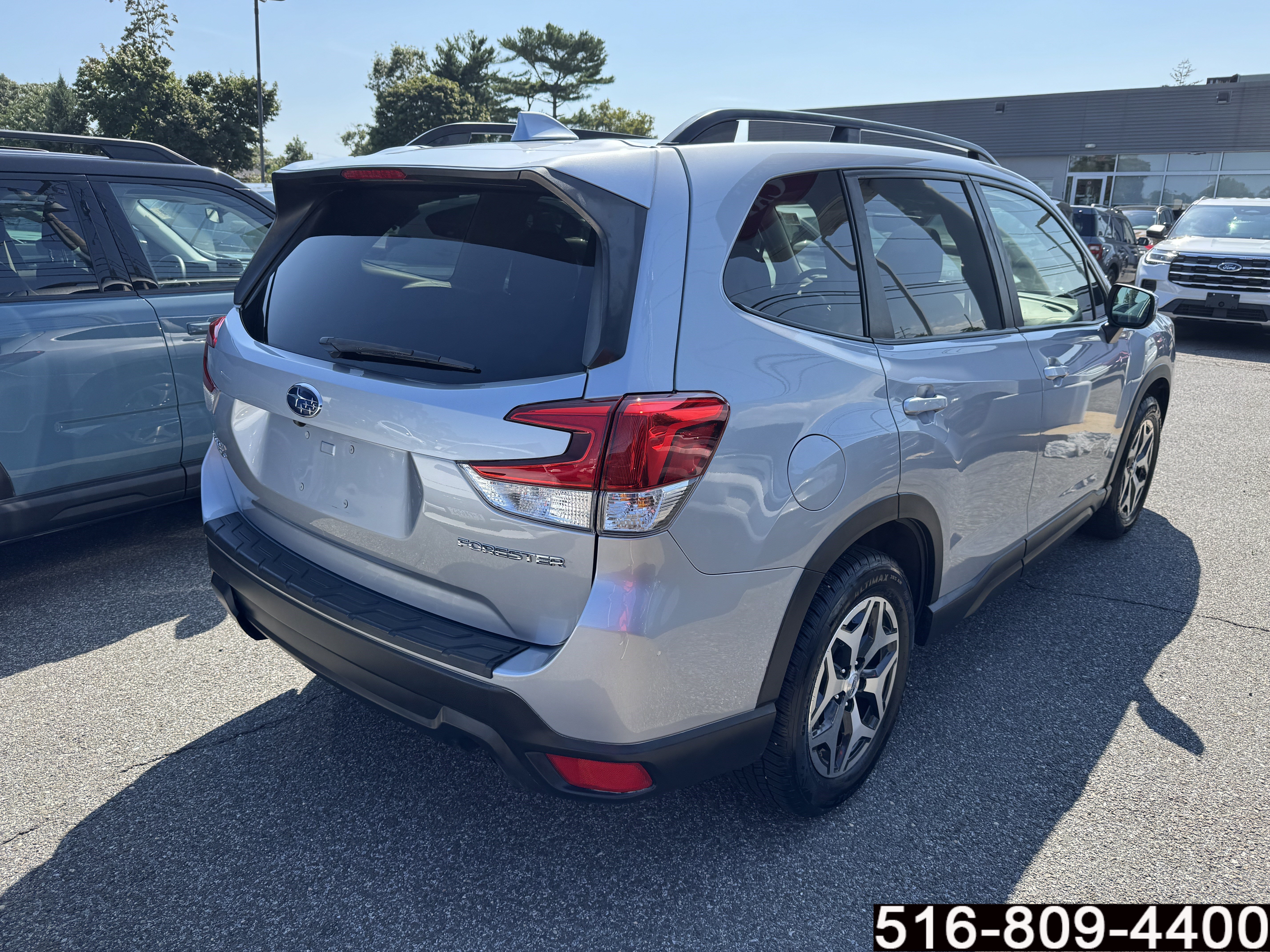 Used 2019 Subaru Forester Premium AWD/4WD image 5