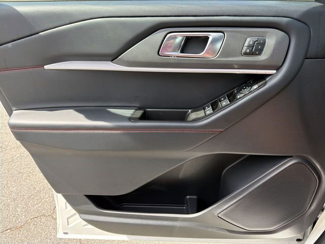 Certified 2025 Ford Explorer ST image 21