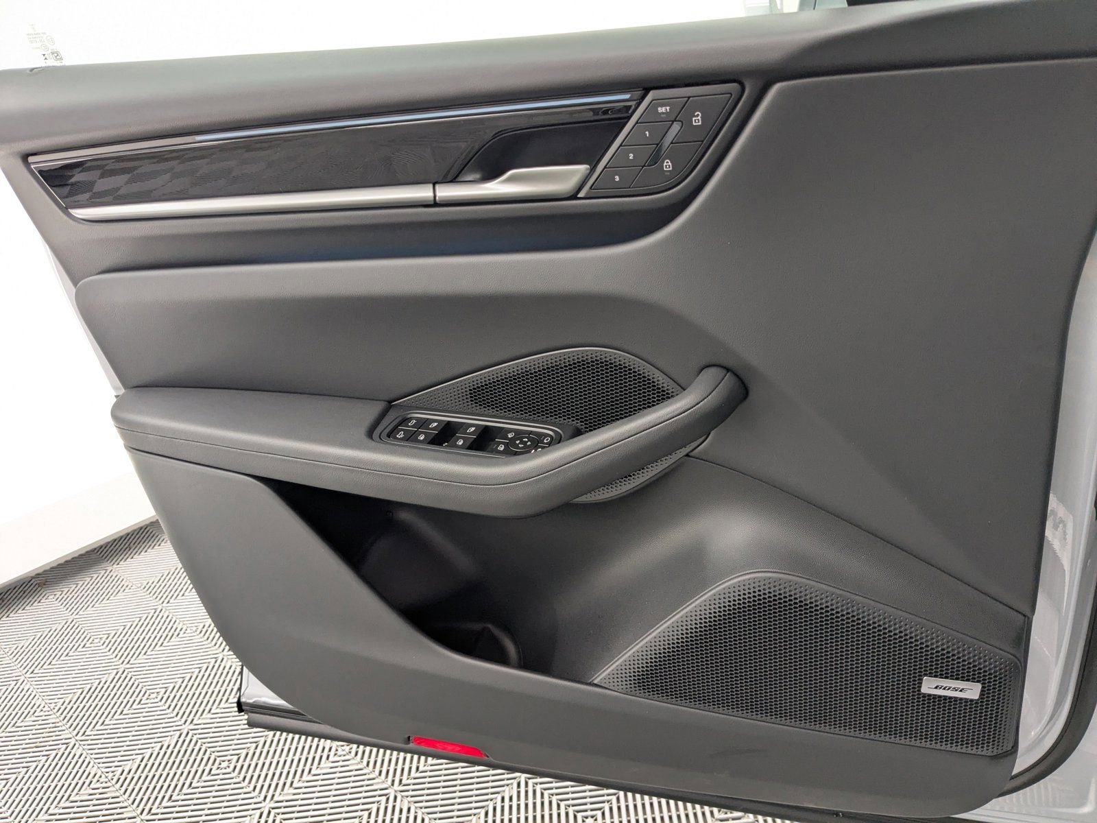 New 2026 Porsche Macan Electric image 22