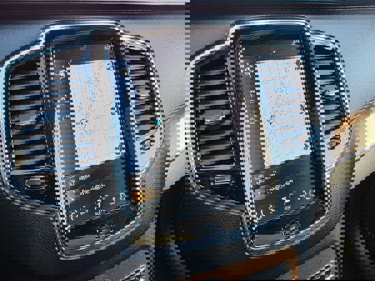 Used 2019 Volvo XC90 T6 Inscription w/ Protection Package Premier image 40