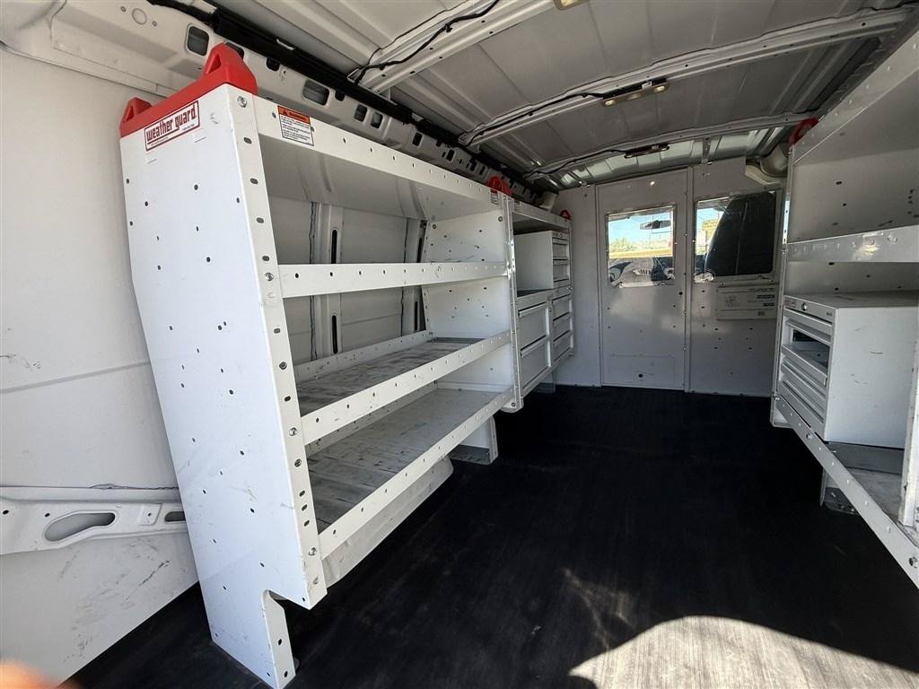 Used 2015 Chevrolet Express 2500 RWD image 22