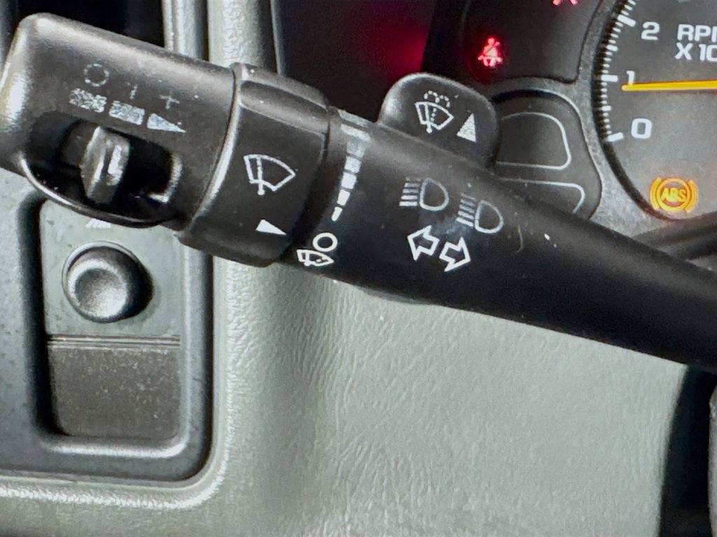 Used 2005 Chevrolet Silverado 1500 LS AWD/4WD image 12