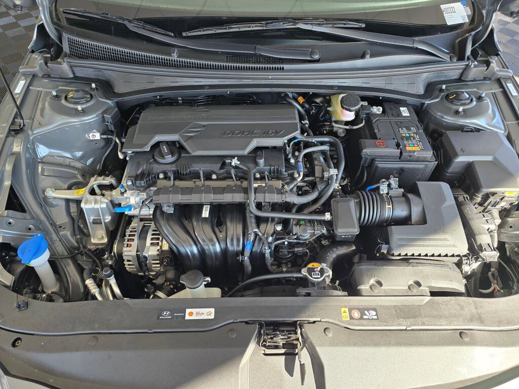 New 2026 Hyundai Elantra Limited FWD image 11