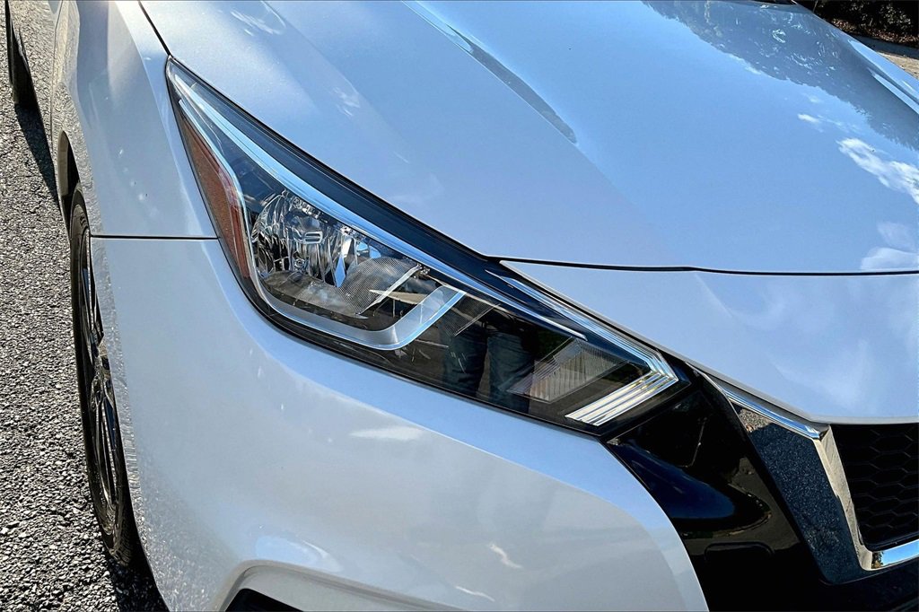 Used 2022 Nissan Versa SV image 26