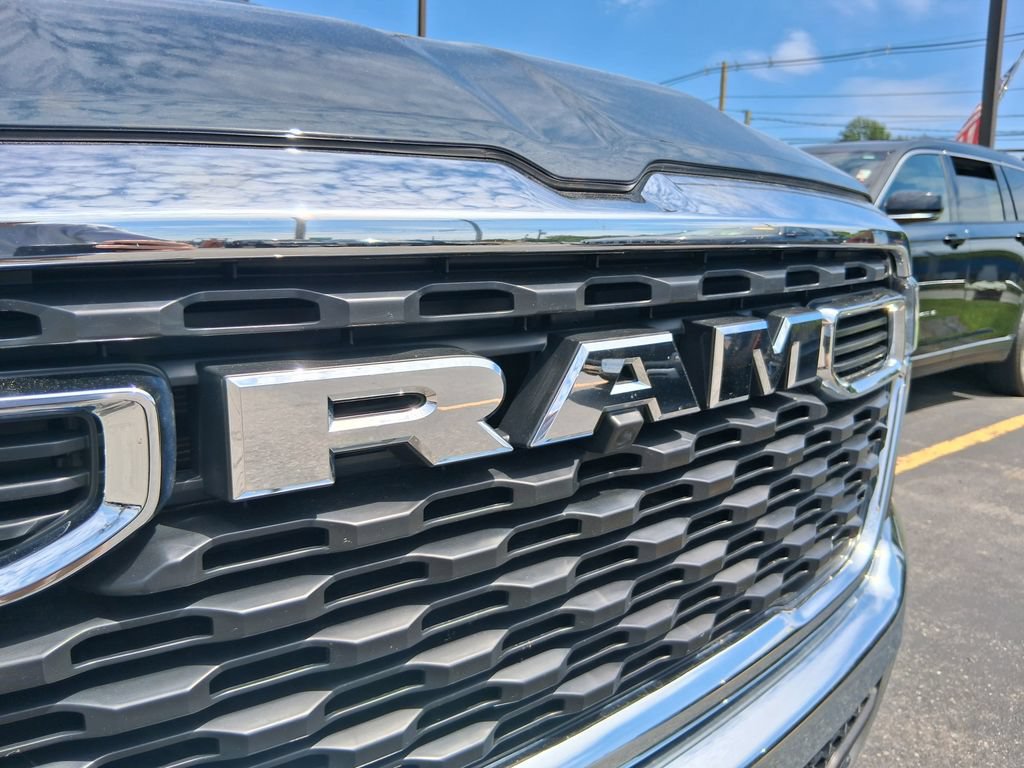 Used 2025 RAM 1500 Big Horn AWD/4WD image 7