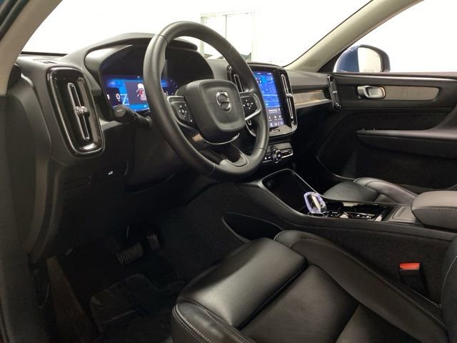 Used 2025 Volvo XC40 B5 Plus AWD/4WD image 69