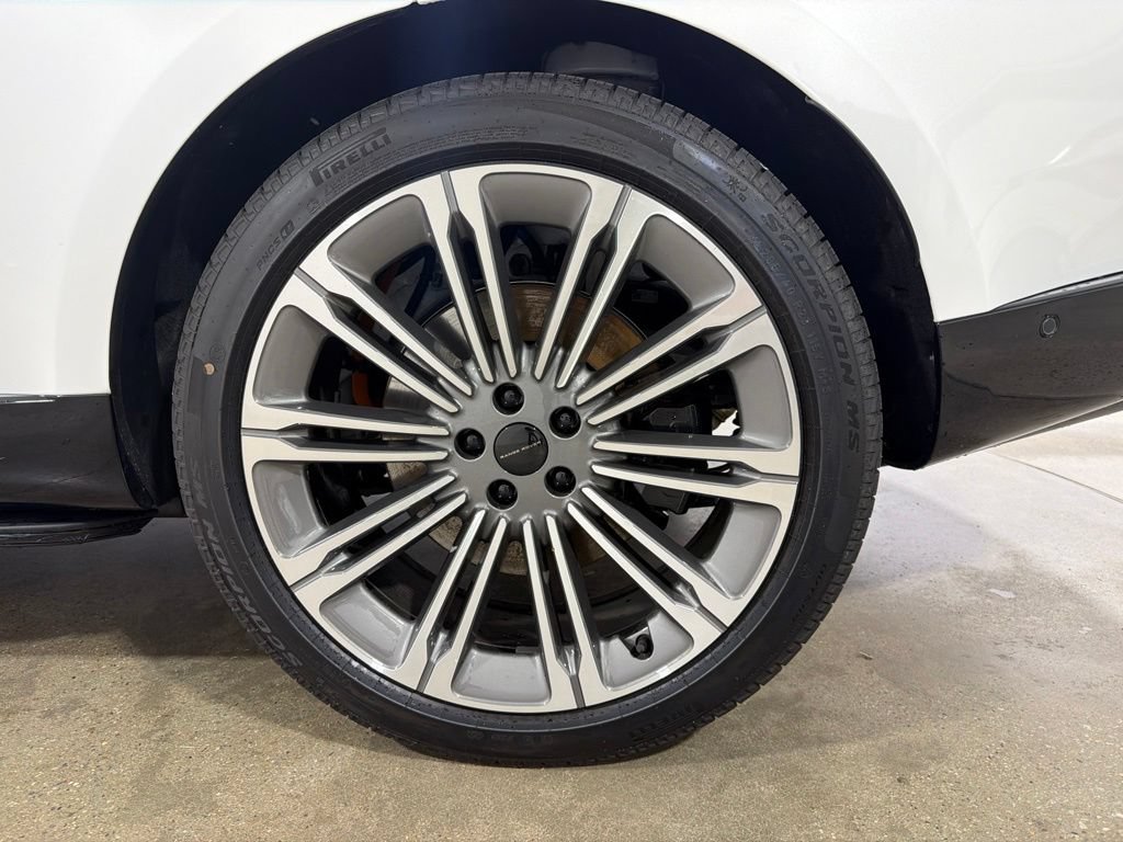 Certified 2026 Land Rover Range Rover Autobiography AWD/4WD image 30