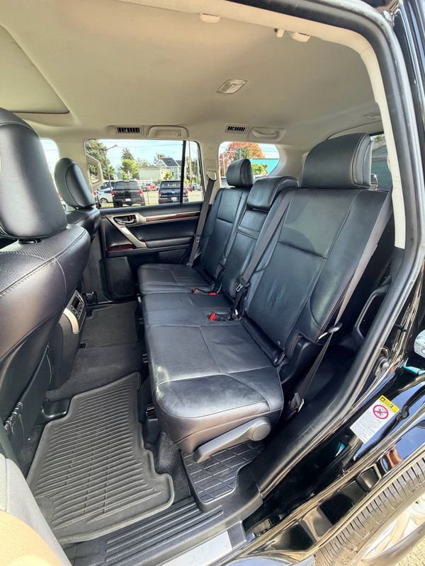 Used 2017 Lexus GX 460 image 28