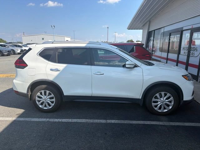 Used 2017 Nissan Rogue S w/ S Appearance Package AWD/4WD image 7