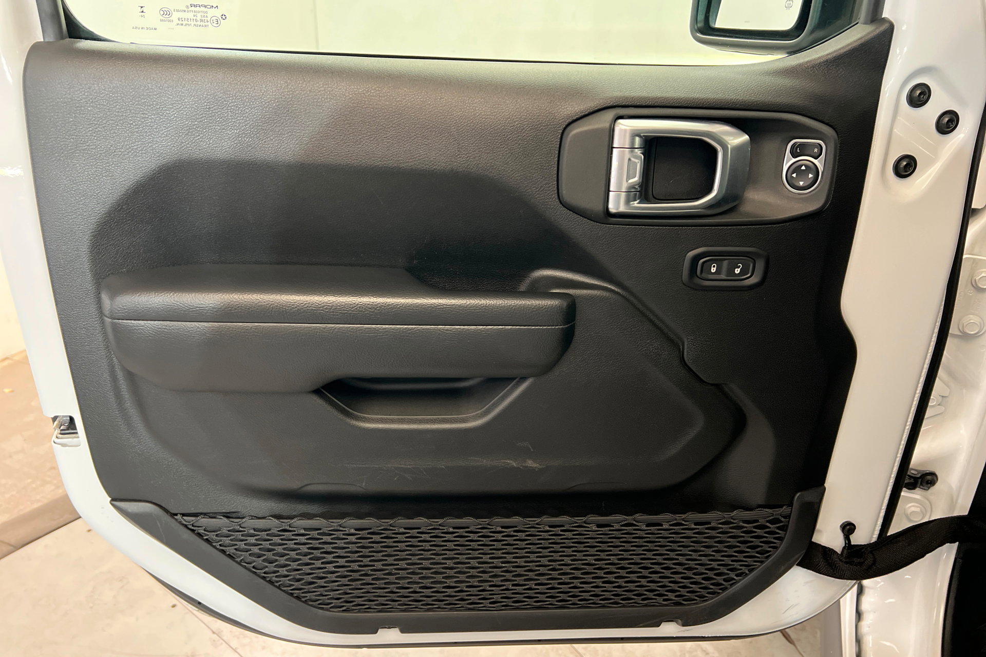 Used 2025 Jeep Wrangler Unlimited Rubicon image 14