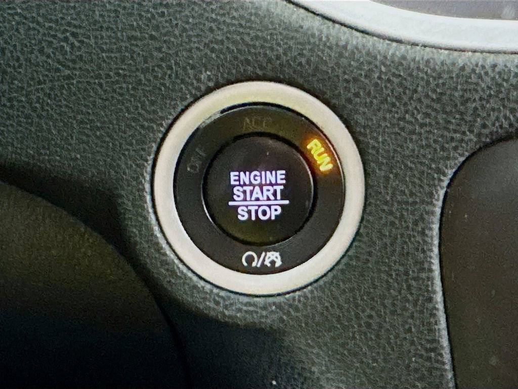 Used 2022 Dodge Charger SXT image 24