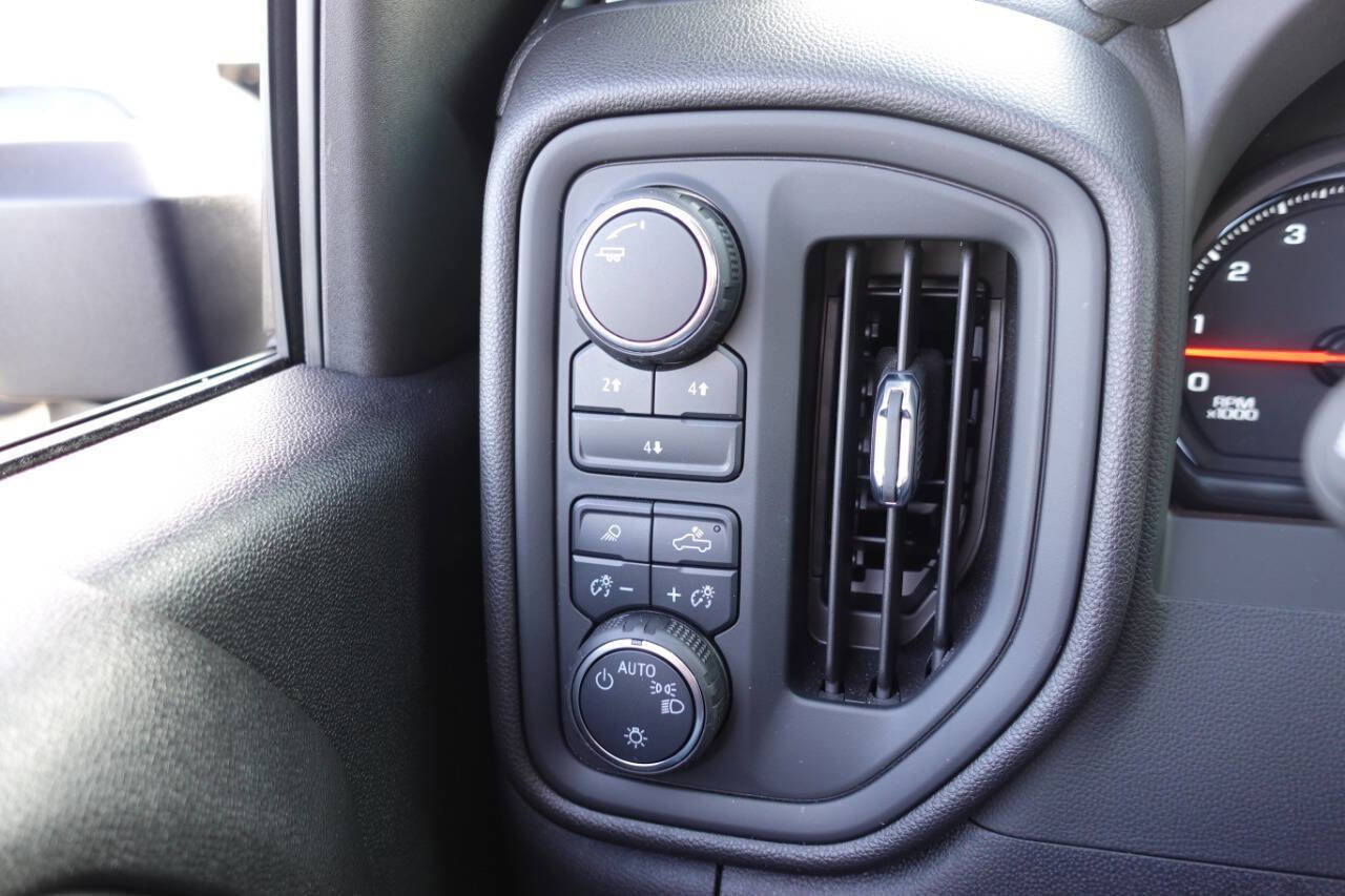 Used 2025 Chevrolet Silverado 2500 Custom w/ Custom Value Package image 51