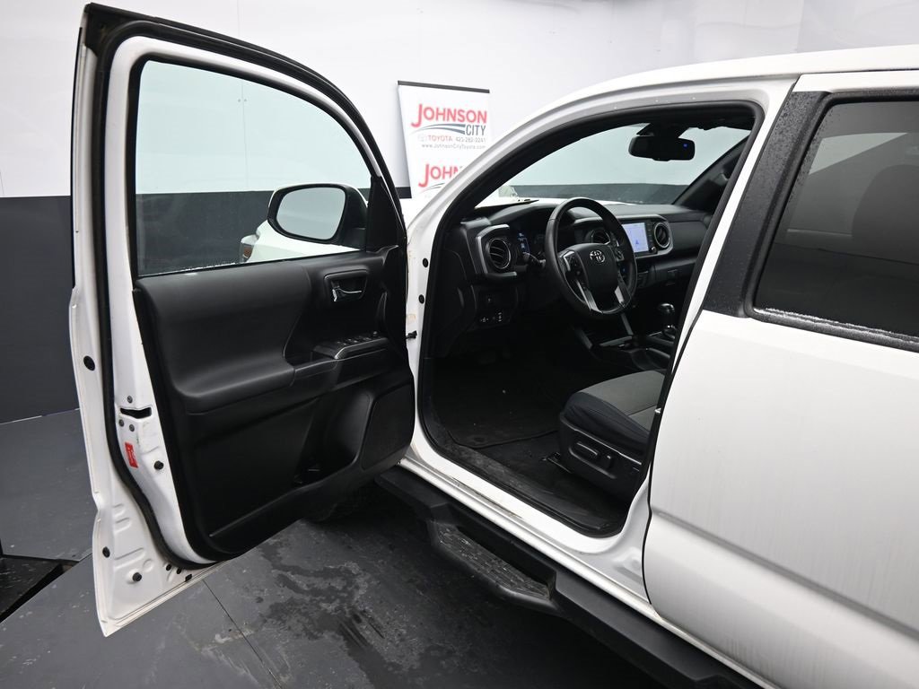 Used 2021 Toyota Tacoma TRD Off-Road image 17