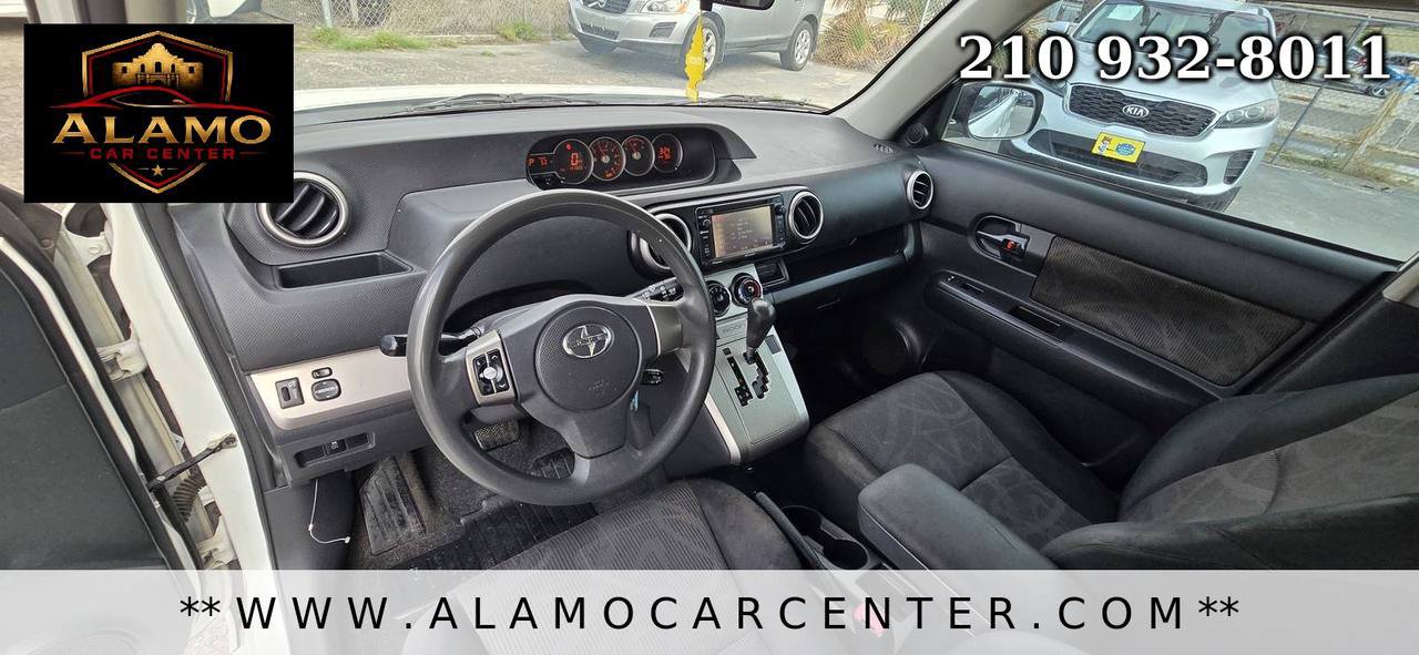 Used 2014 Scion xB FWD image 30